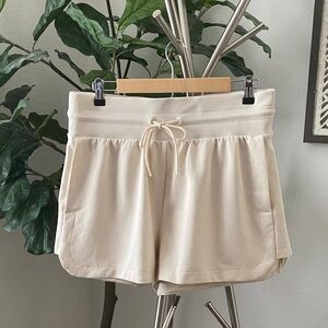 Old Navy | Extra High-Waisted Dynamic Fleece Sweat Shorts -Large